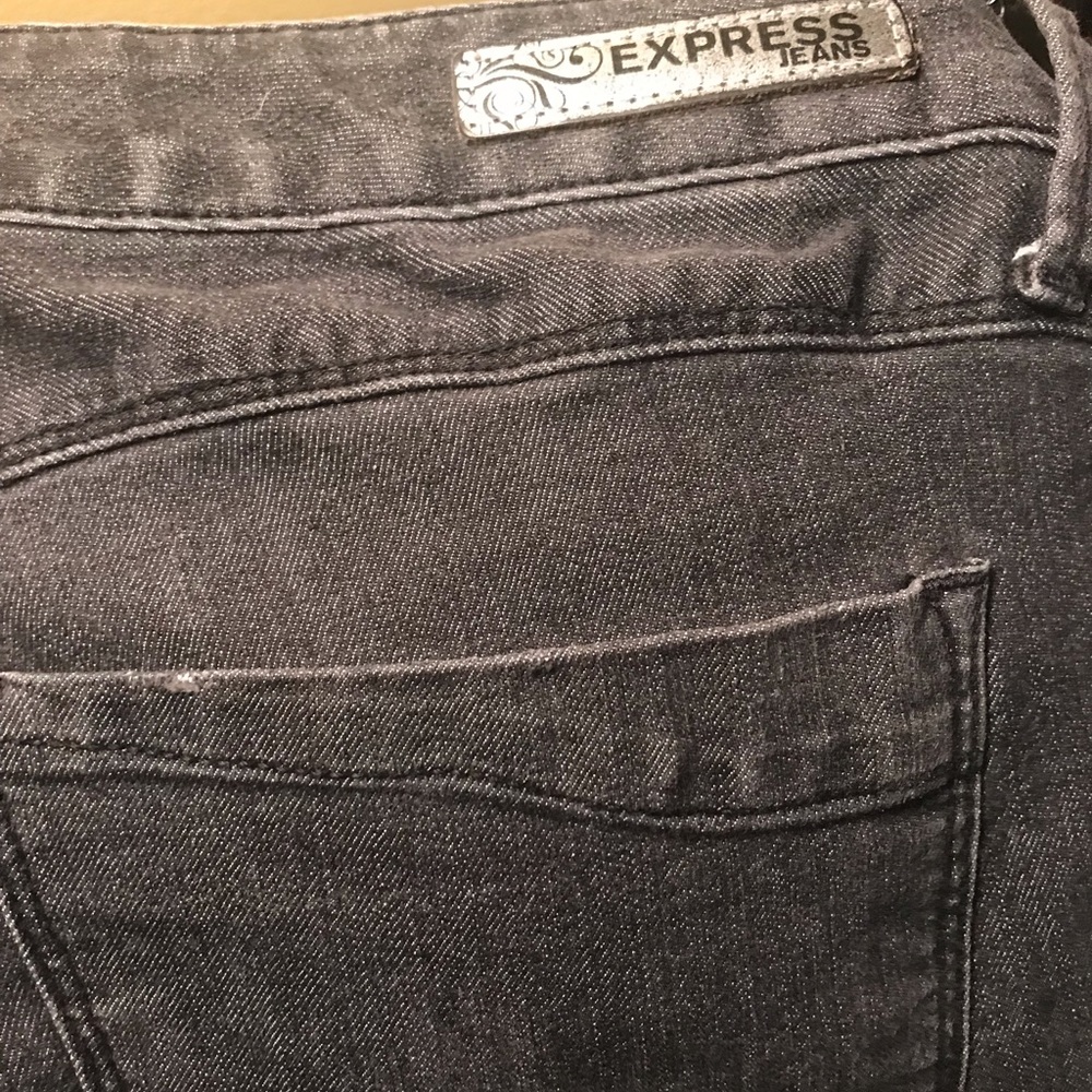 Express Gray Skyscraper